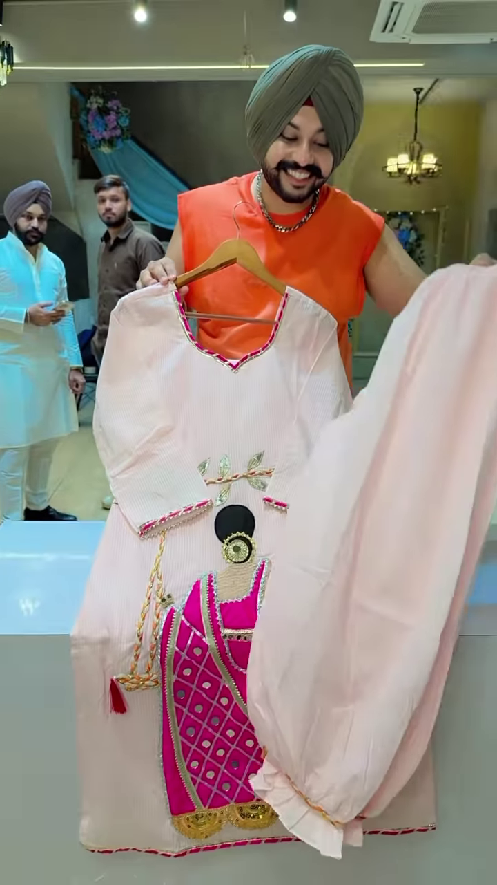 Light Pink Embroidered Kurta Set with Traditional Motif and Matching Dupatta - Image 2