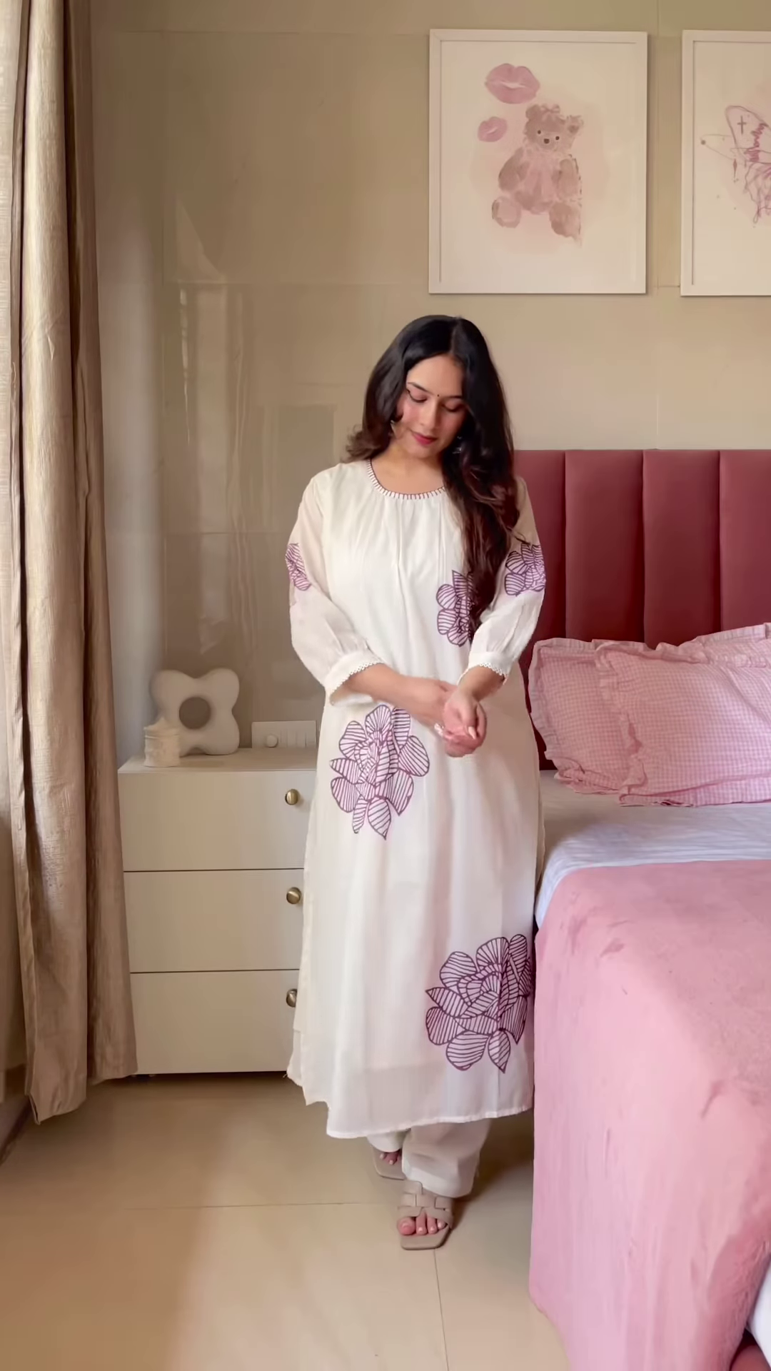 Cream Kurta with Black Embroidered Floral Dupatta – Elegant Ethnic Set for Women - Image 2