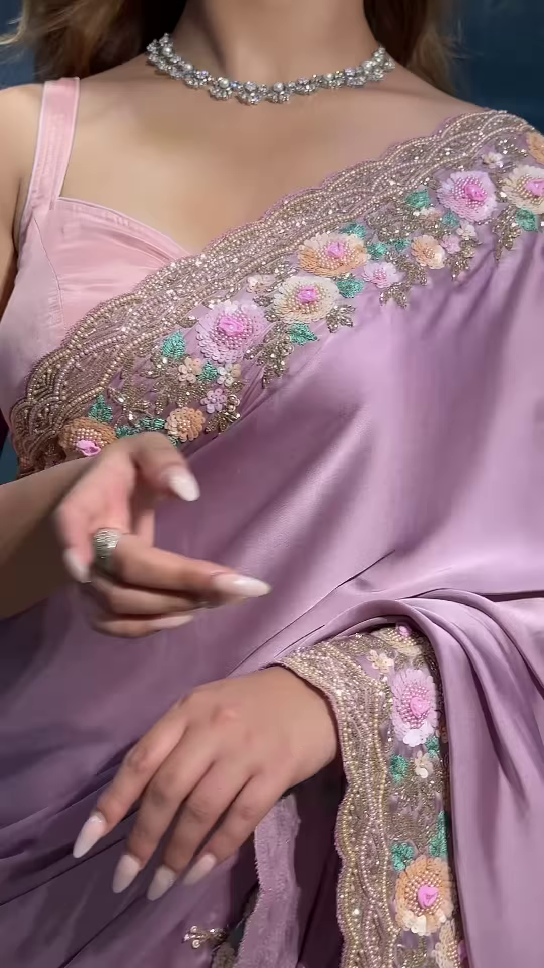 Elegant Lavender Silk Saree with Hand-Embroidered Floral Scalloped Border - Image 3