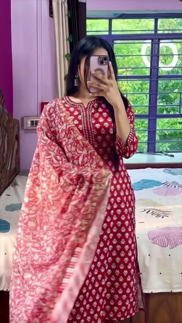 Bottle Green Georgette Kurta with Heavy Cream Thread Embroidery and Matching Dupatta - Elegant Ethnic Ensemble - Image 4