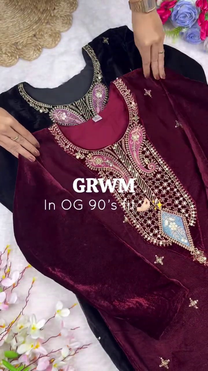 Vintage-Inspired Midnight Black & Velvet Ensemble - Image 3